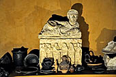 Volterra. La grandiosa serie di urne cinerarie del Museo Etrusco Guarnacci. 